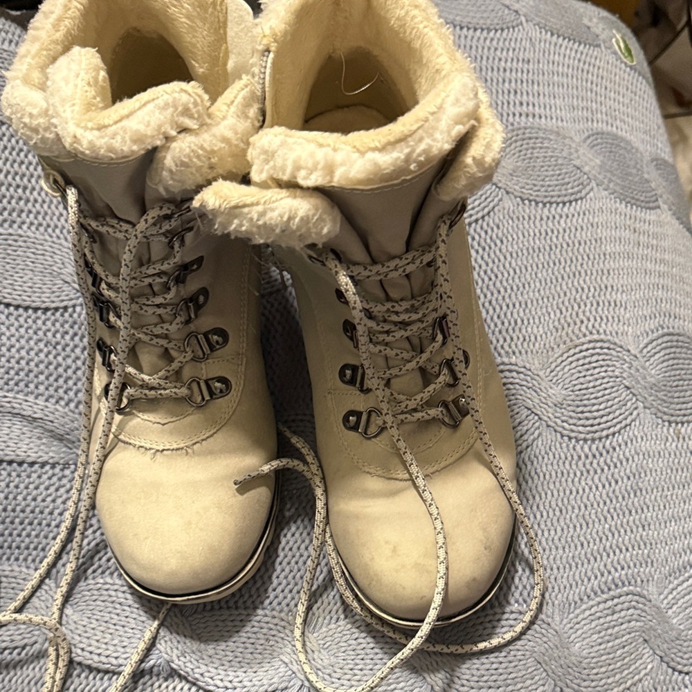 JBU Beige Fleece-Lined Lace-Up Boots
